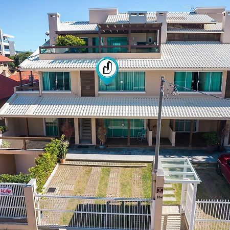 Apartamento com 02 dormitórios aqui é só trazer as malas e aproveitar as férias Bombinhas Exterior foto