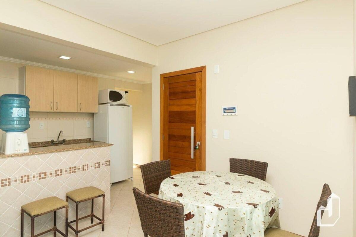 Apartamento com 02 dormitórios aqui é só trazer as malas e aproveitar as férias Bombinhas Exterior foto