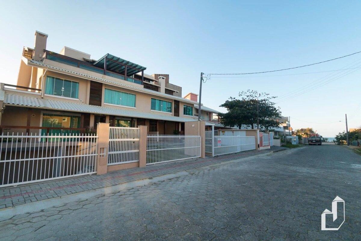 Apartamento com 02 dormitórios aqui é só trazer as malas e aproveitar as férias Bombinhas Exterior foto